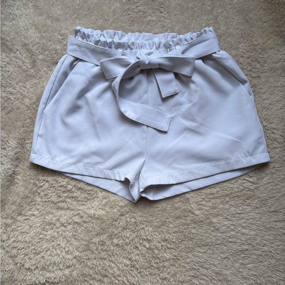 Revamped Elegant White Women's Shorts Size Small